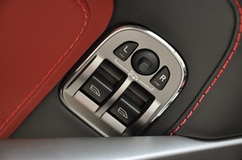 2010款阿斯顿马丁V8