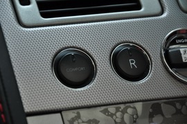 2010款阿斯顿马丁V8