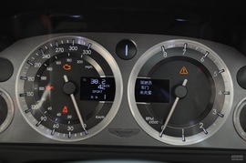   2010款阿斯顿马丁V8 Vantage敞篷版