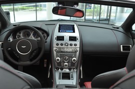 2010款阿斯顿马丁V8