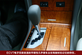 2010款丰田凯美瑞混动试驾