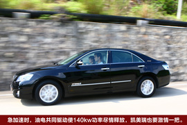 2010款丰田凯美瑞混动试驾