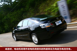 2010款丰田凯美瑞混动试驾