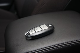 2010款铃木凯泽西2.4L