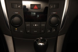 2010款铃木凯泽西2.4L