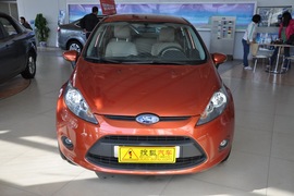 2010款福特嘉年华两厢1.3L手动风尚版