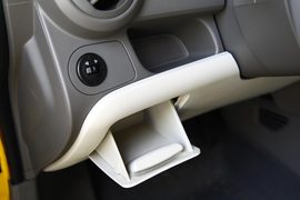 雪佛兰新赛欧两厢