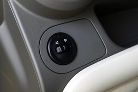 雪佛兰新赛欧两厢