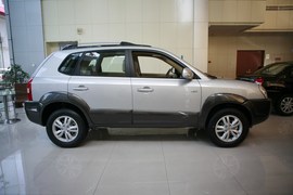 2008款现代途胜2.0GLS手动四驱豪华型