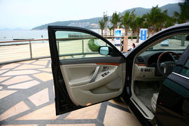2010款丰田凯美瑞混动试驾