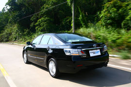 2010款丰田凯美瑞混动试驾