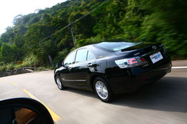 2010款丰田凯美瑞混动试驾