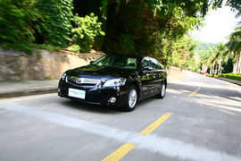 2010款丰田凯美瑞混动试驾