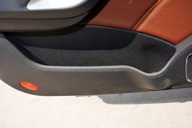 2016款江铃驭胜S350自动汽油超豪华版5座