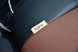 2016款江铃驭胜S350自动汽油超豪华版5座