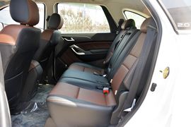 2016款江铃驭胜S350自动汽油超豪华版5座