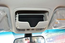 2016款江铃驭胜S350自动汽油超豪华版5座