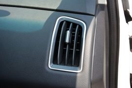 2016款江铃驭胜S350自动汽油超豪华版5座