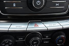 2016款江铃驭胜S350自动汽油超豪华版5座