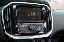 2016款江铃驭胜S350自动汽油超豪华版5座