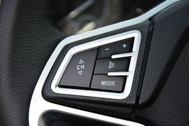 2016款江铃驭胜S350自动汽油超豪华版5座