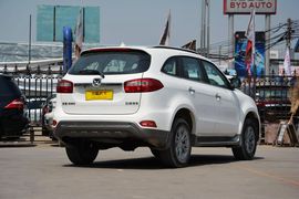 2016款江铃驭胜S350自动汽油超豪华版5座