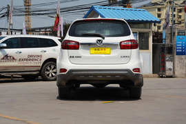 2016款江铃驭胜S350自动汽油超豪华版5座