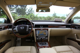2011款大众新辉腾3.6L试驾实拍