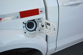 2015款锐骐皮卡2.4L精英版汽油四驱标准型ZG24