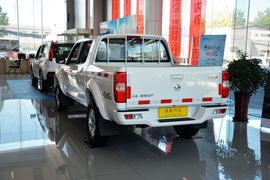 2015款锐骐皮卡2.4L精英版汽油四驱标准型ZG24