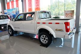 2015款锐骐皮卡2.4L精英版汽油四驱标准型ZG24