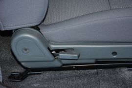 2015款锐骐皮卡2.4L精英版汽油四驱标准型ZG24