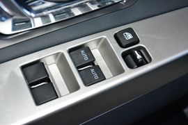 2015款锐骐皮卡2.4L精英版汽油四驱标准型ZG24