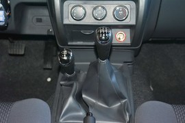 2015款锐骐皮卡2.4L精英版汽油四驱标准型ZG24