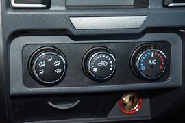 2015款锐骐皮卡2.4L精英版汽油四驱标准型ZG24