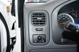 2015款锐骐皮卡2.4L精英版汽油四驱标准型ZG24