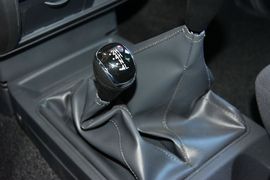 2015款锐骐皮卡2.4L精英版汽油四驱标准型ZG24