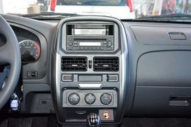 2015款锐骐皮卡2.4L精英版汽油四驱标准型ZG24