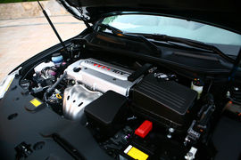 2010款丰田凯美瑞240G豪华版试驾实拍