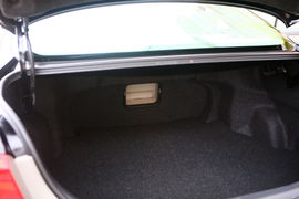 2010款丰田凯美瑞240G豪华版试驾实拍