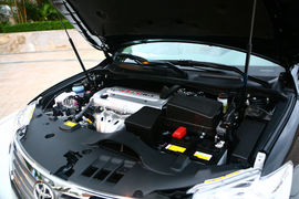 2010款丰田凯美瑞240G豪华版试驾实拍