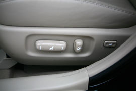 2010款丰田凯美瑞240G豪华版试驾实拍