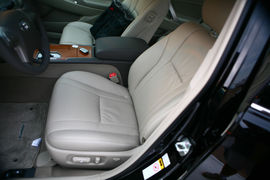 2010款丰田凯美瑞240G豪华版试驾实拍