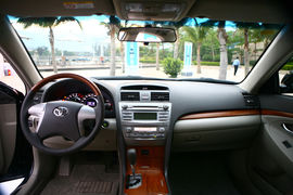 2010款丰田凯美瑞240G豪华版试驾实拍