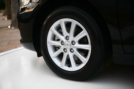 2010款丰田凯美瑞240G豪华版试驾实拍