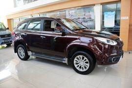 2016款江铃驭胜S350自动汽油超豪华版5座