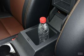 2016款江铃驭胜S350自动汽油超豪华版5座