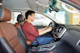   2016款江铃驭胜S350自动汽油超豪华版5座