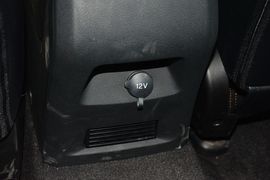 2016款江铃驭胜S350自动汽油超豪华版5座