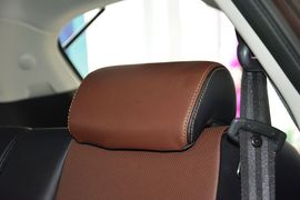 2016款江铃驭胜S350自动汽油超豪华版5座